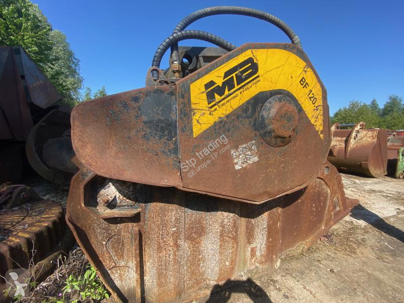 Equipamentos de obras MB Crusher 120-4