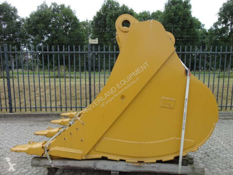 Equipamientos maquinaria OP Caterpillar 374 CAT...