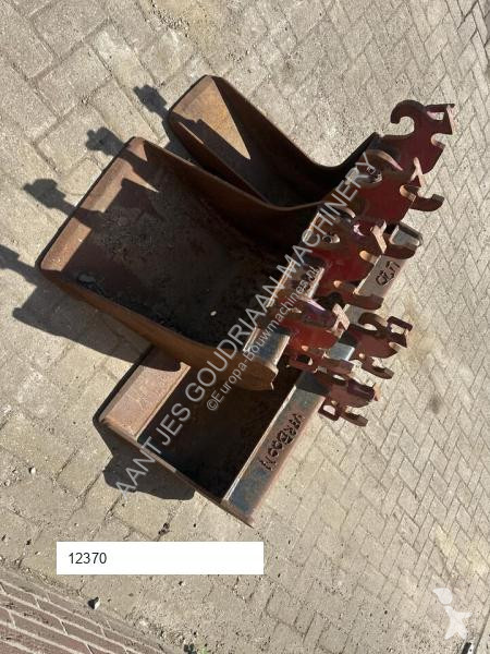 Aanbouwstukken voor bouwmachines  Bakkenset CW 05