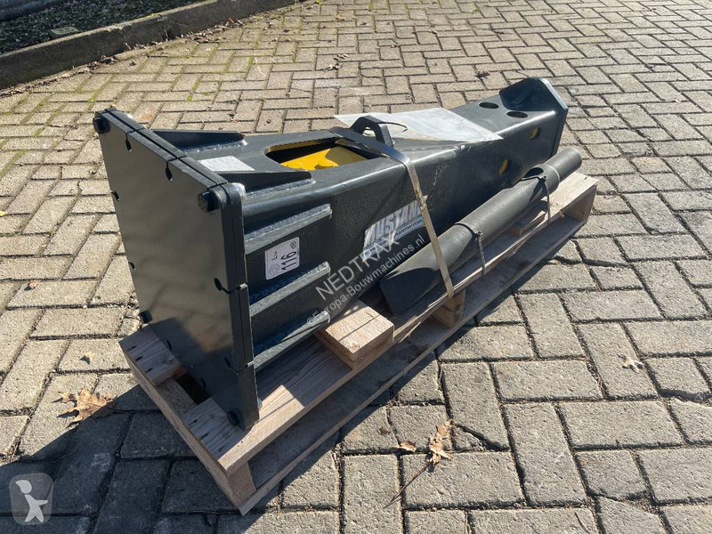 Equipamientos maquinaria OP Mustang HM 300 2024...