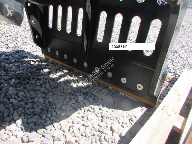Stavební vybavení MB Crusher G 1000 S4...