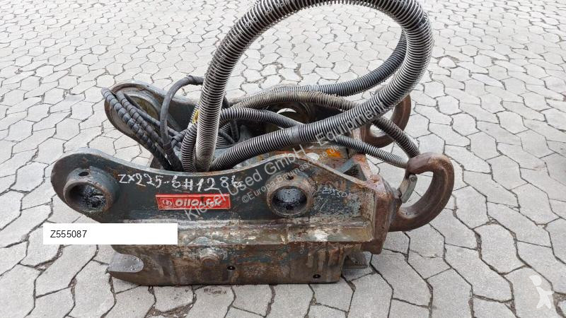 تجهيزات الأشغال العمومية Hitachi Attache rapide...
