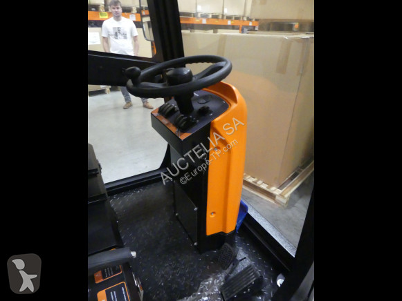 Echipamente pentru construcţii Daewoo Sweeper...
