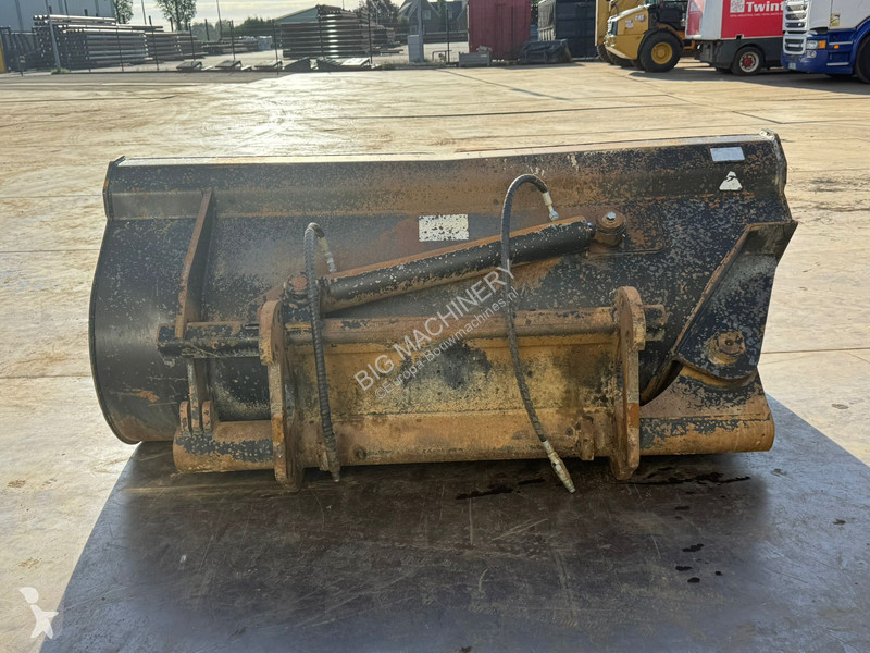 Aanbouwstukken voor bouwmachines  Side-Tilting...