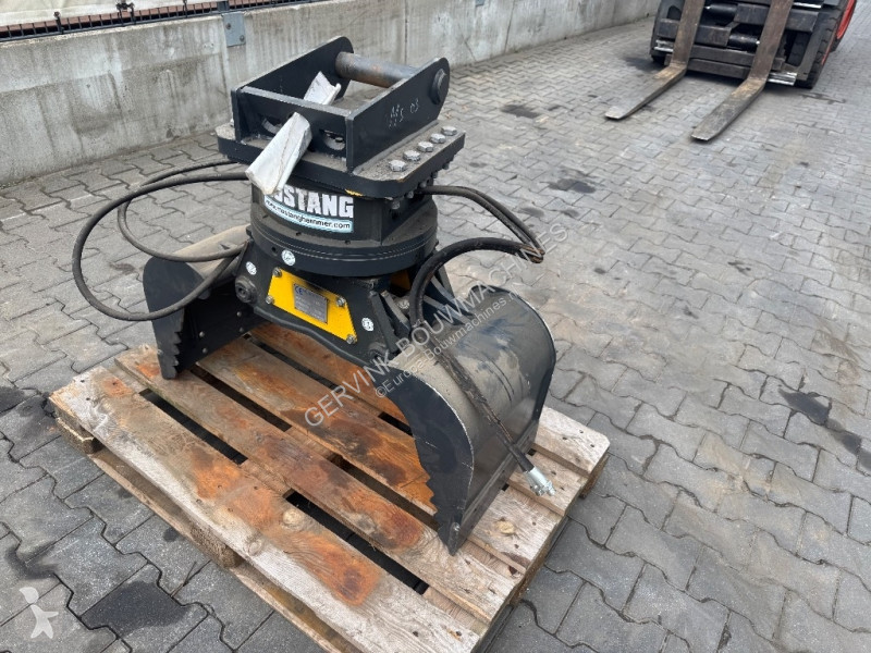Equipamientos maquinaria OP Mustang GRP 150 CH