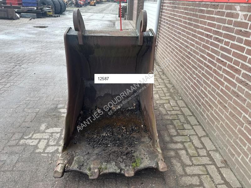 Aanbouwstukken voor bouwmachines  CW 40
