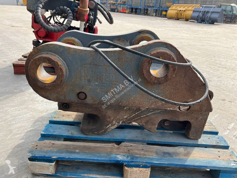 Udstyr til anlægsarbejder Miller Caterpillar...