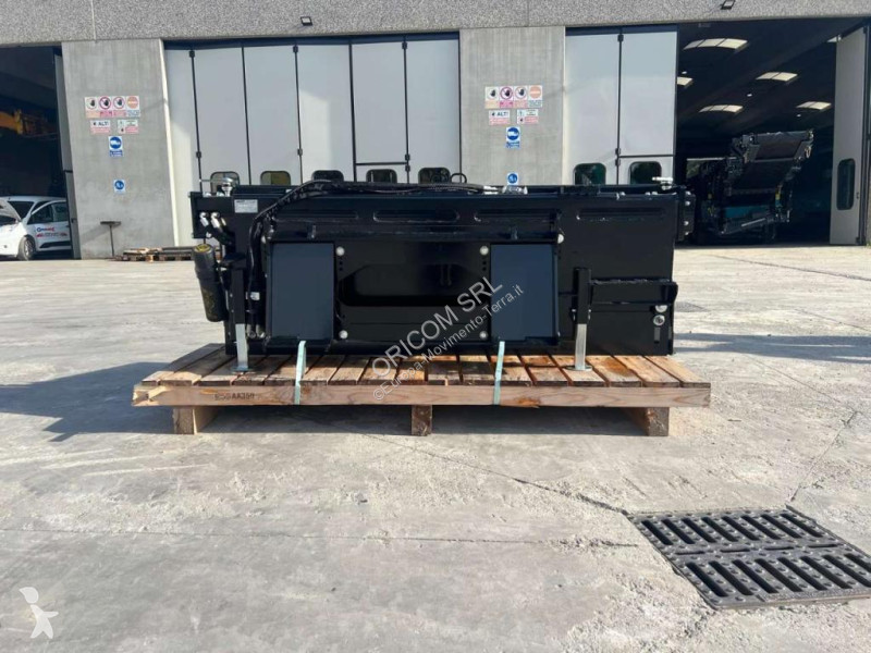 تجهيزات الأشغال العمومية Simex ST200