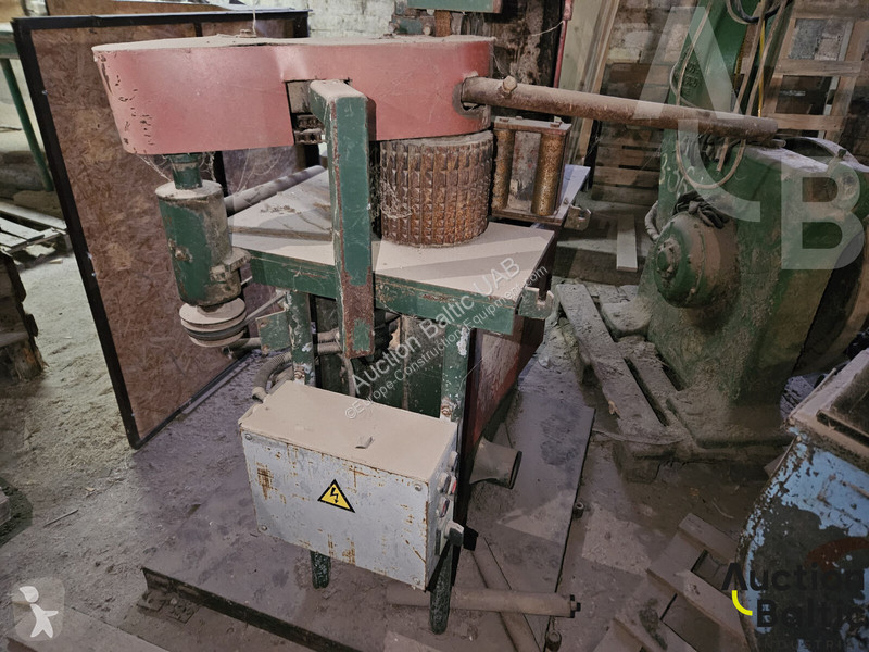 Vybavenie stavebného stroja  band saw