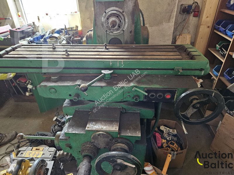 Vybavenie stavebného stroja  milling machine
