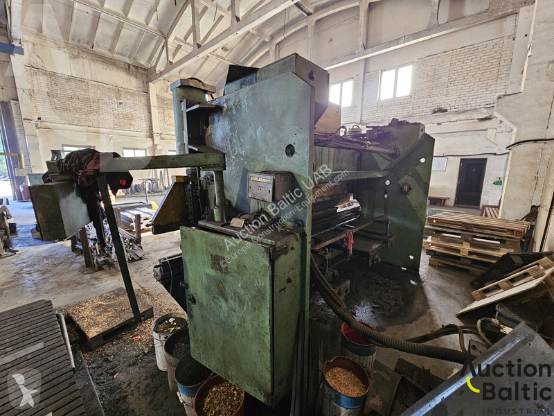 Vybavenie stavebného stroja  bending machine