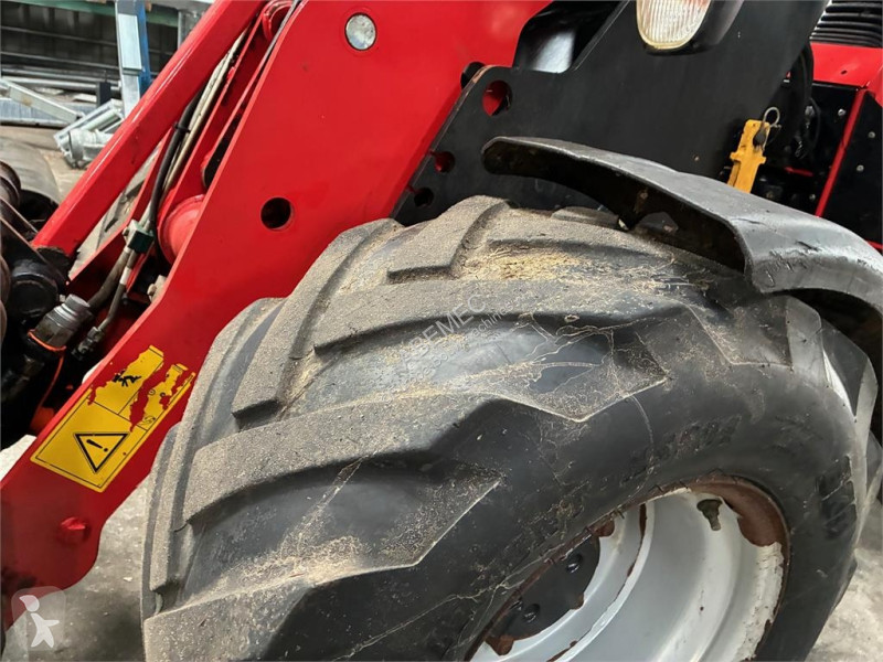 Vybavenie stavebného stroja Manitou MLA3-35H