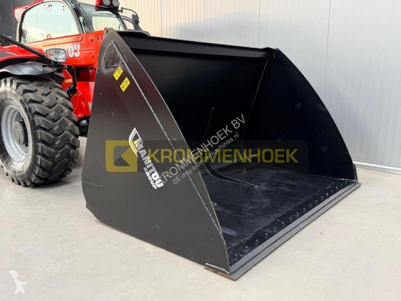 تجهيزات الأشغال العمومية Manitou CBA 4500