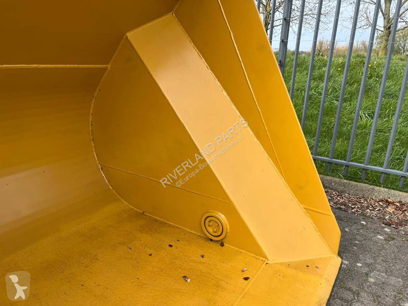 تجهيزات الأشغال العمومية Caterpillar 966 972...