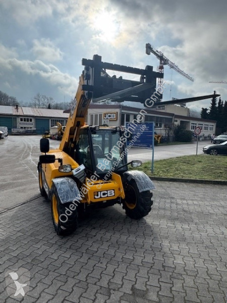 Vybavenie stavebného stroja JCB  525-60