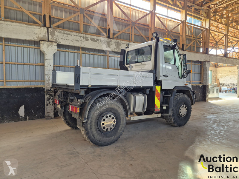 Vybavenie stavebného stroja  Unimog