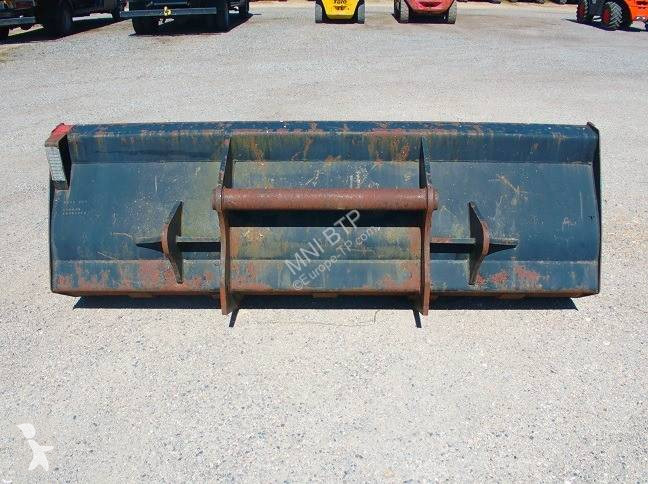 تجهيزات الأشغال العمومية Manitou