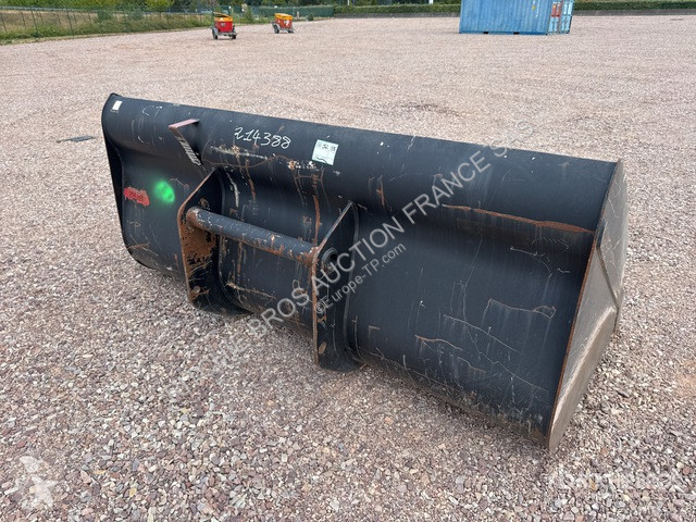 Vybavenie stavebného stroja Manitou  CBA 2000...