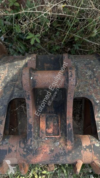 Aanbouwstukken voor bouwmachines   Available