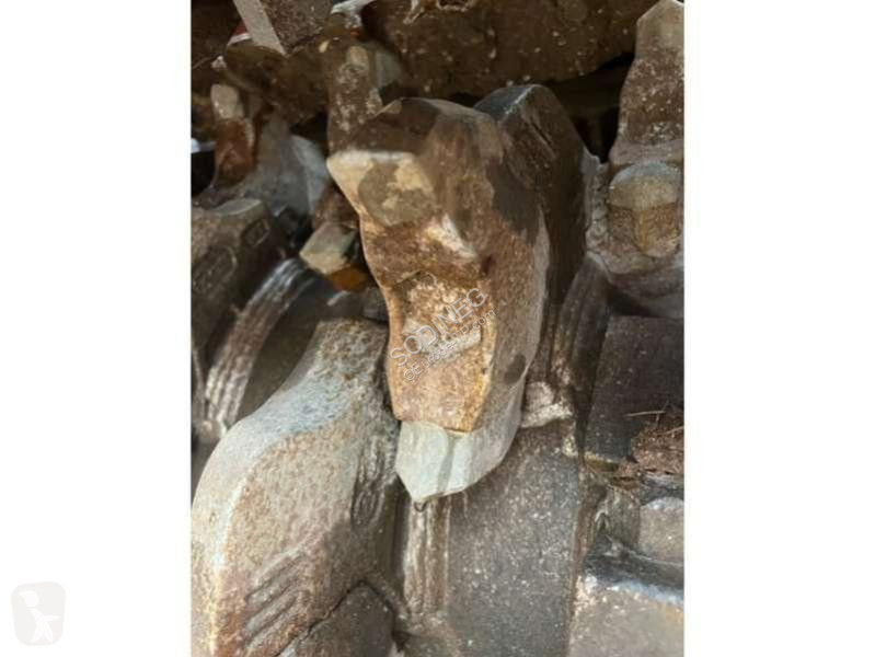 تجهيزات الأشغال العمومية Prinoth  FORESTIER...