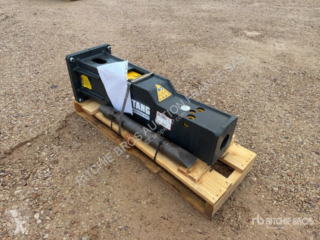 تجهيزات الأشغال العمومية Mustang  HM400