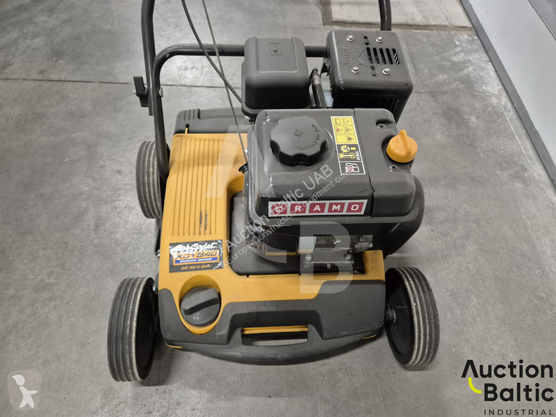 Строително оборудване Cub Cadet XC1 B40
