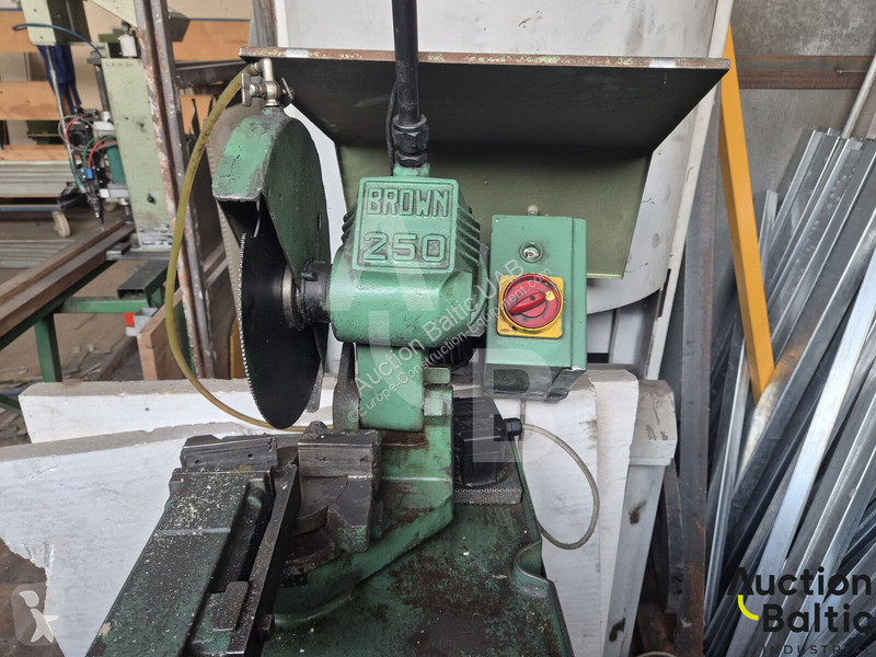 Equipamientos maquinaria OP Brown 250