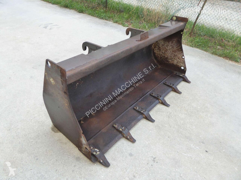 تجهيزات الأشغال العمومية Komatsu BA