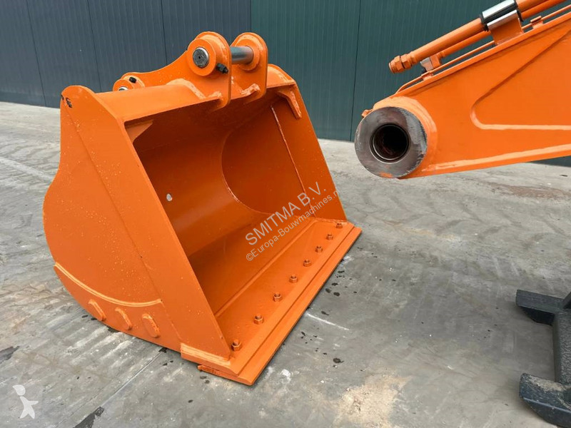 Vybavenie stavebného stroja Hitachi ZX220 18m...