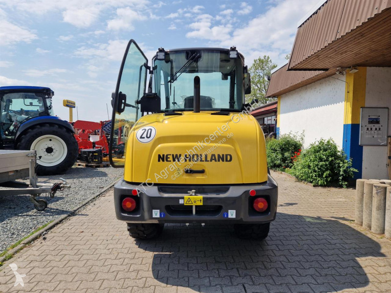 Pá carregadora New Holland C ZB STAGE V