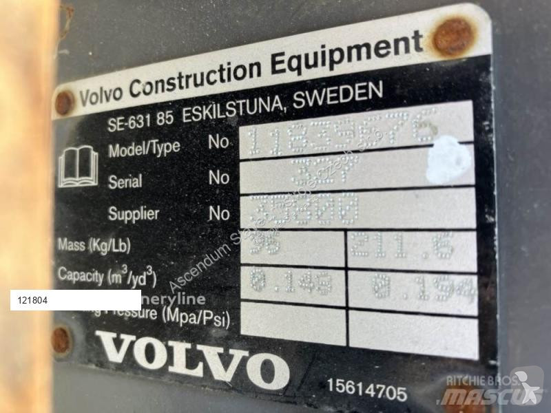 تجهيزات الأشغال العمومية Volvo