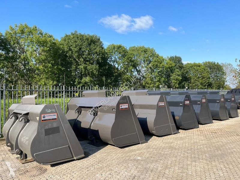 Stavební vybavení Volvo buckets GP new unused...