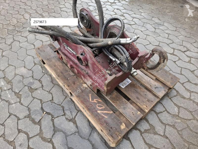 Echipamente pentru construcţii Hitachi Attache...
