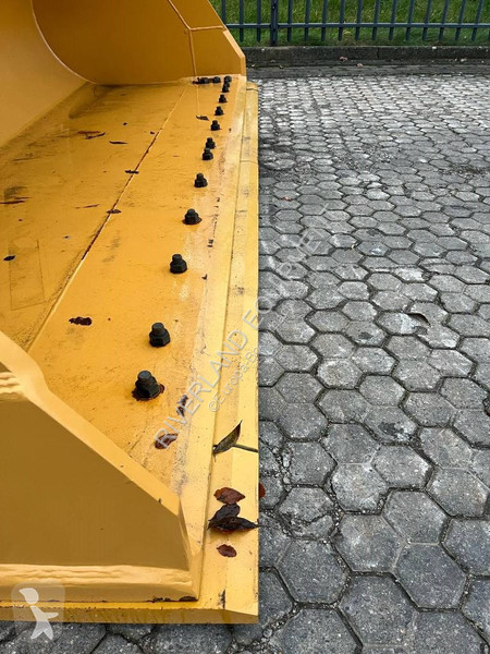 تجهيزات الأشغال العمومية Caterpillar GP bucket...