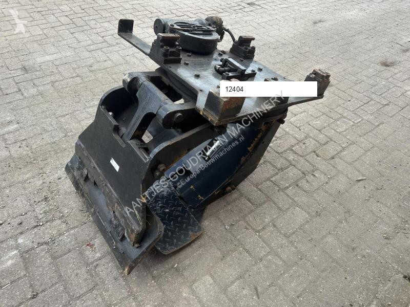 Aanbouwstukken voor bouwmachines  Buizenklem