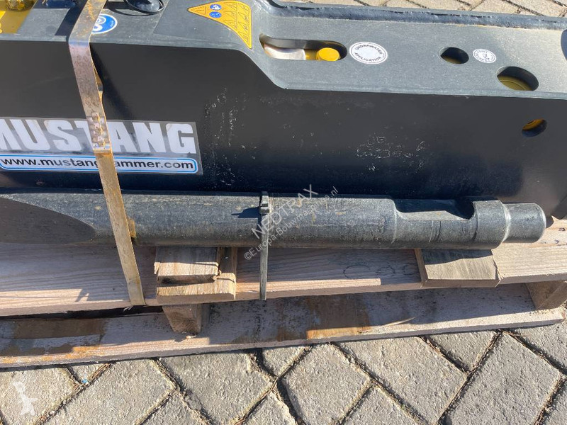 Equipamientos maquinaria OP Mustang HM 702 2024...