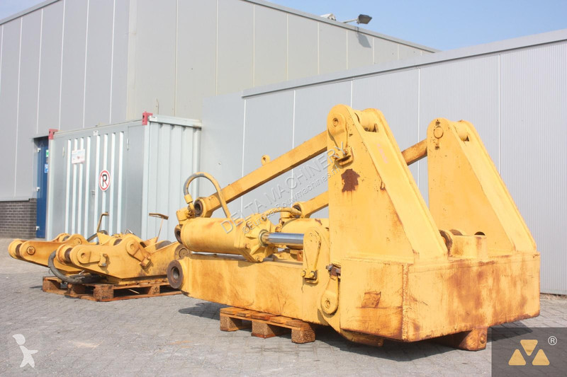 Aanbouwstukken voor bouwmachines Caterpillar...