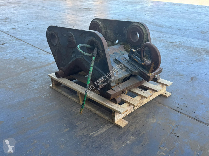 تجهيزات الأشغال العمومية  quick coupler CW30...