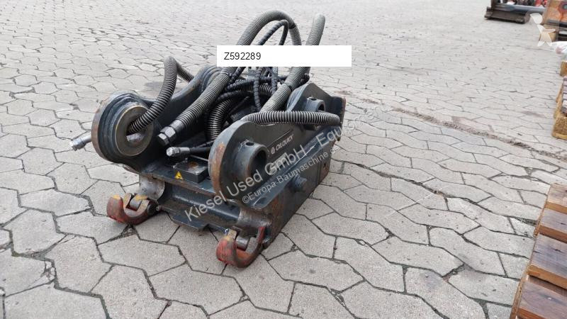 Stavební vybavení Oilquick Attache rapide...