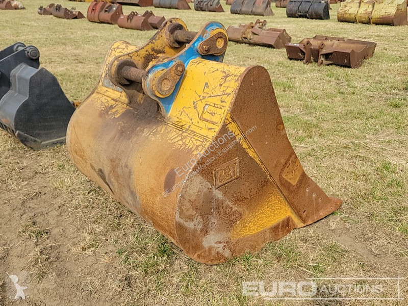 Echipamente pentru construcţii Caterpillar