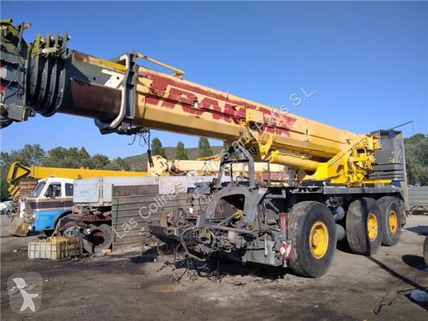 Vybavenie stavebného stroja Grove GMK 3055