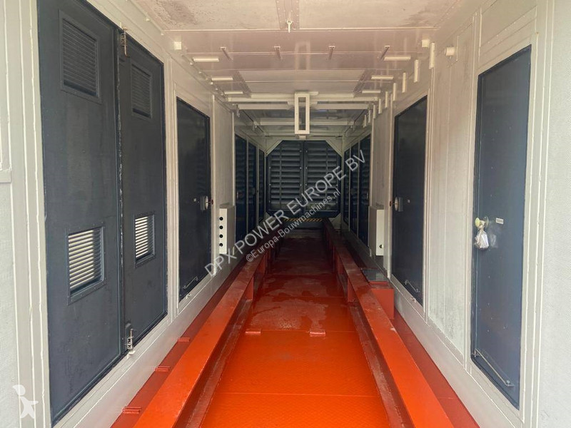 تجهيزات الآليات الثقيلة  40FT HC - Genset...