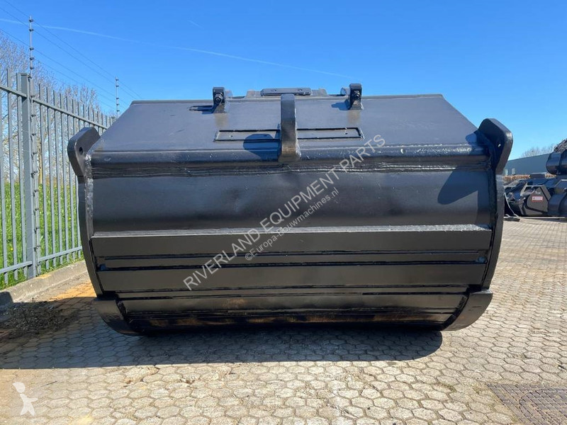 تجهيزات الأشغال العمومية Caterpillar 385 390...