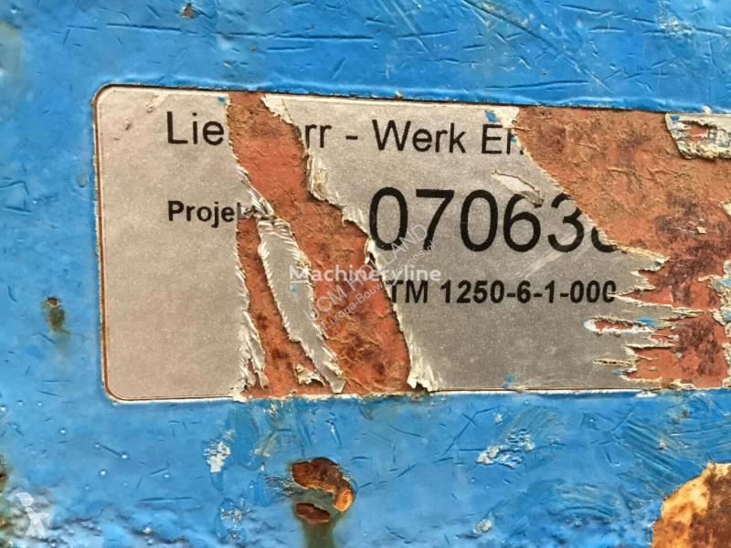 Vybavenie stavebného stroja Liebherr LTM...