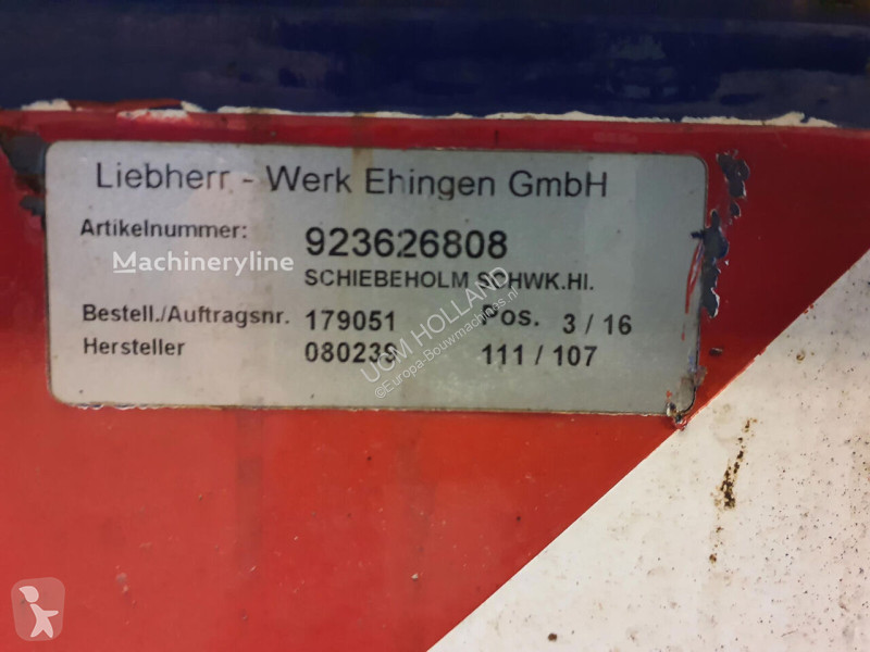 تجهيزات الأشغال العمومية Liebherr