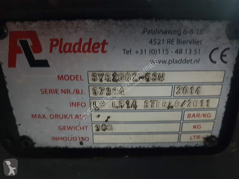 تجهيزات الأشغال العمومية Liebherr...