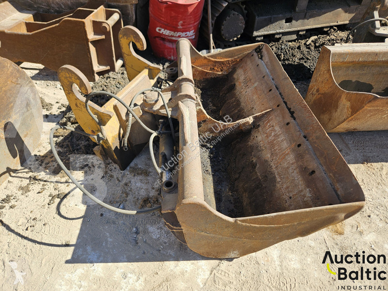 Équipements TP  cleaning bucket