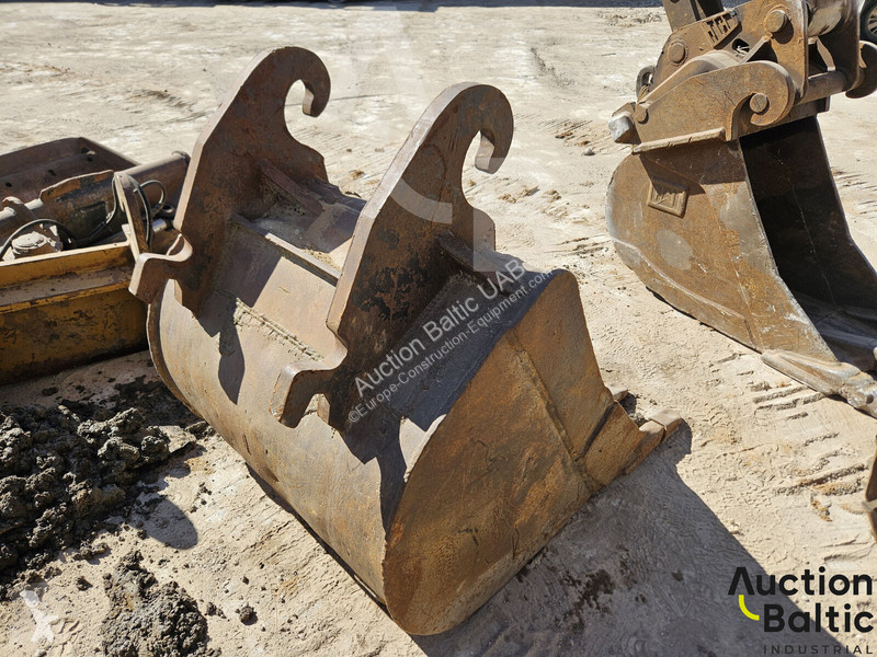 Équipements TP  bucket