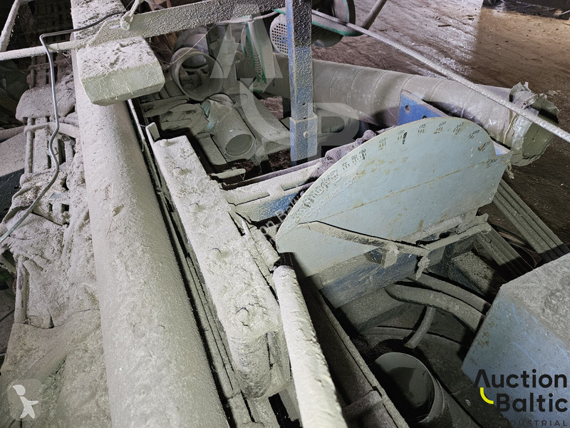 Vybavenie stavebného stroja  cutting machine