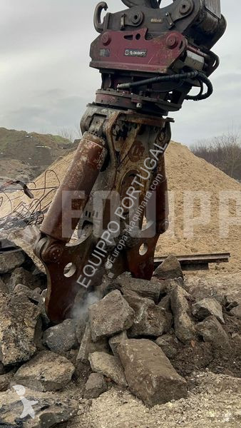 Vybavenie stavebného stroja Demarec DCC-30-C